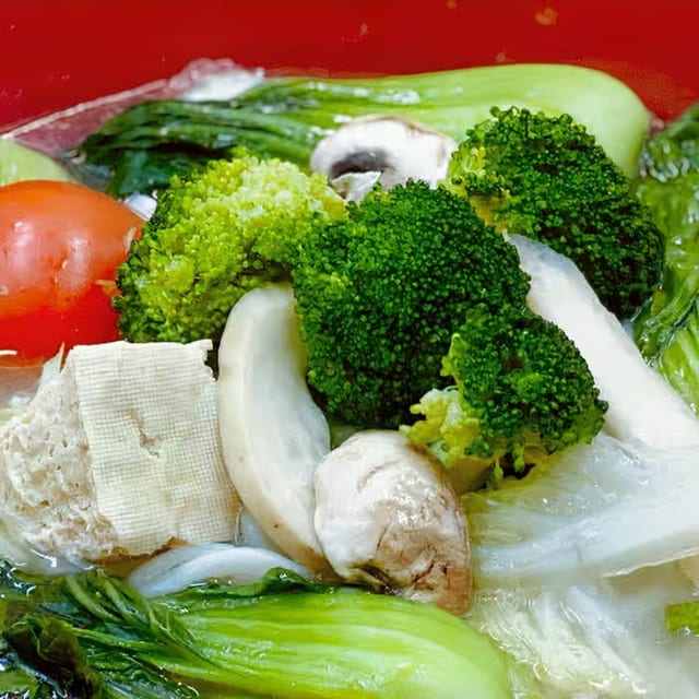 N17. Vegetable Noodle Soup 什錦素湯麵.