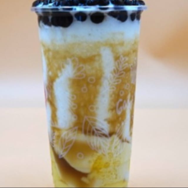 I09. Iced Milk Drink W/ Caramel, Pudding & Honey Boba.